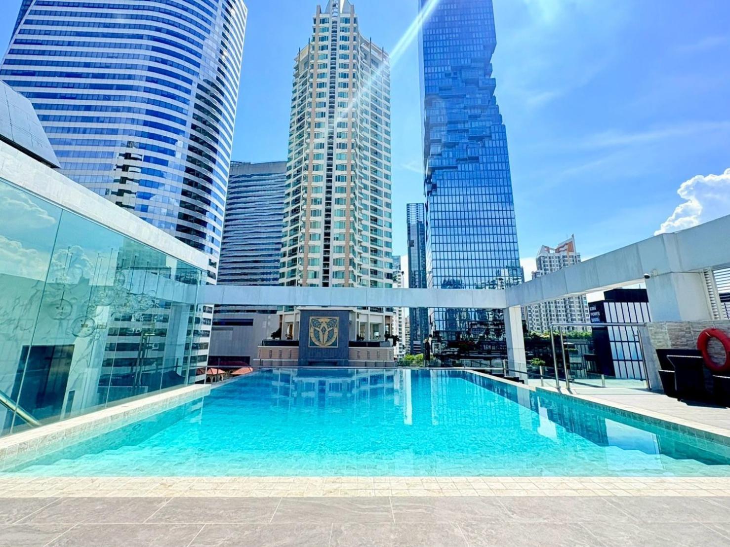 I Silom होटल 4*